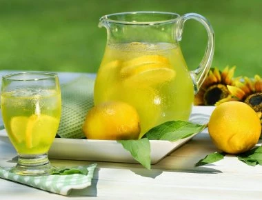 Προσοχή: Μην ζητάτε έξω λεμόνι στο νερό σας -Δείτε γιατί